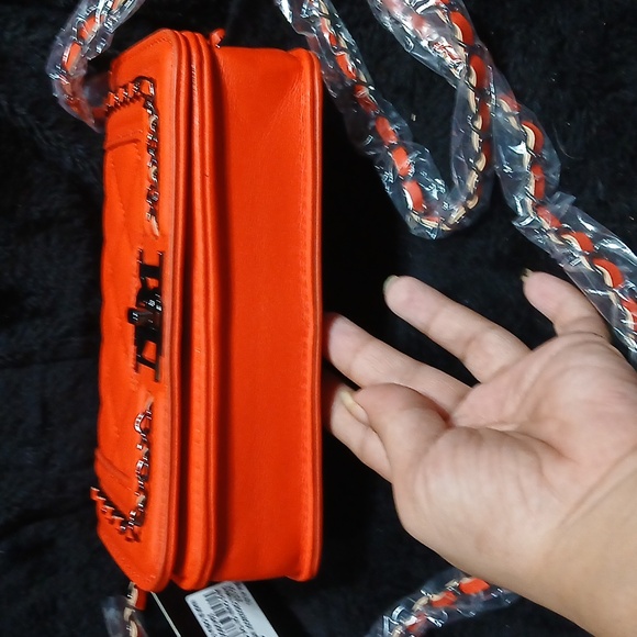 NWT Badgley Mischka orange crossbody - Picture 3 of 8